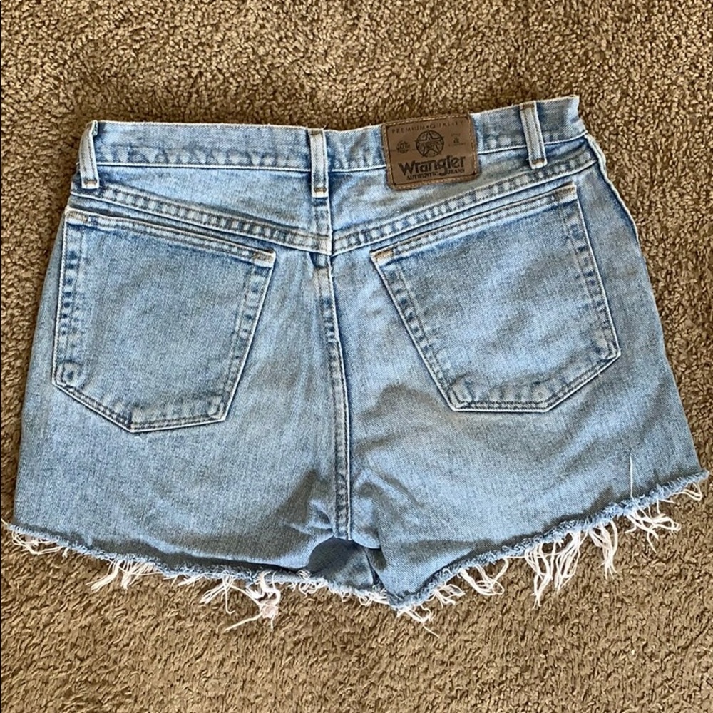 Vintage Wrangler Light-Wash Jean Shorts - Picture 3 of 3